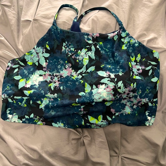 Old Navy Active bra top/cropped workout top with deep blue/green floral print. - Picture 1 of 3